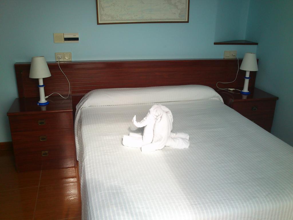 Hotel Brisamar Banugues ห้อง รูปภาพ