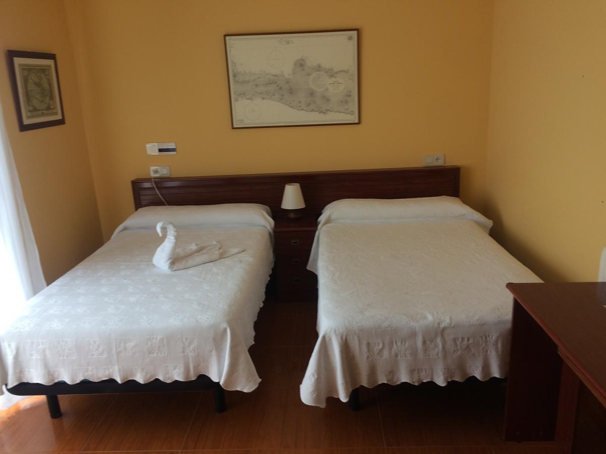 Hotel Brisamar Banugues ภายนอก รูปภาพ